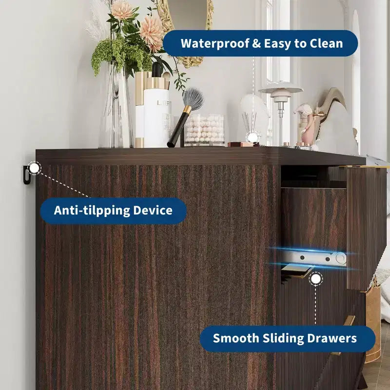Commode à 7 tiroirs cannelés de 54 po de large, commode moderne en bois courbé avec rangement sur le dessus