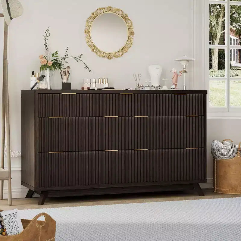 Commode à 7 tiroirs cannelés de 54 po de large, commode moderne en bois courbé avec rangement sur le dessus