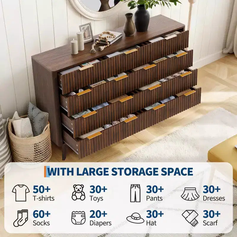 Commode large de 137 cm à 9 tiroirs, en bois moderne avec design ondulé cannelé et poignées métalliques